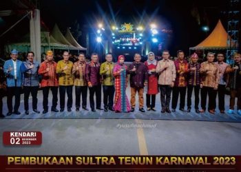 Pj Bupati Buteng Hadiri Acara Pembukaan Sultra Tenun Karnaval 2023