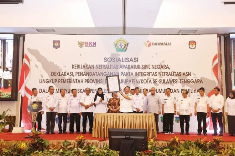 Jelang Pemilu 2024, Ketua DPRD Sultra Hadiri Deklarasi Netralitas ASN