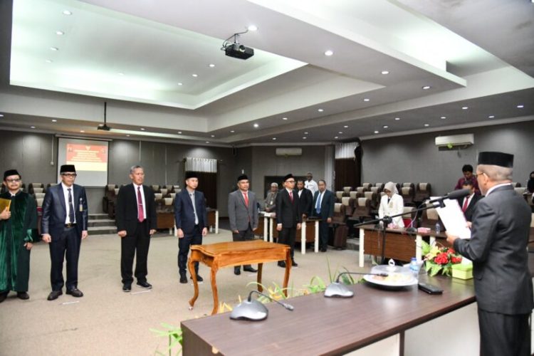 Sembilan Pejabat Non-Struktural Dilantik Rektor UHO