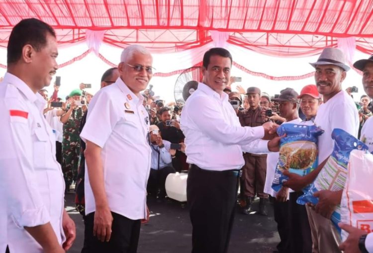 Pj Bupati Kolut, Dr. Ir. Sukanto Toding Resmikan Dua Kantor untuk Pelayanan Publik