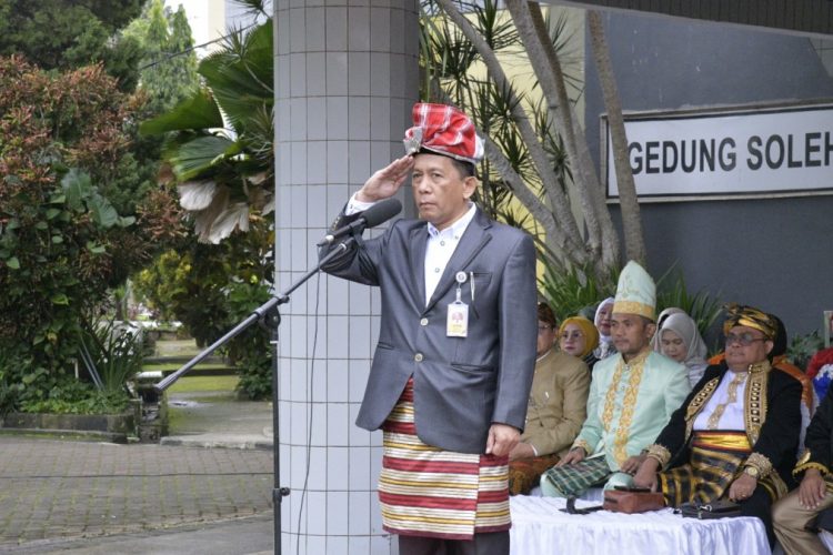 UHO Gelar Upacara Bersama untuk Peringati Hari Pendidikan Nasional 2024: Terus Semarakkan Program Merdeka Belajar