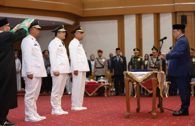 Pj Gubernur Sultra Lantik Pj Bupati Kabupaten di Sultra: Jangan Lupakan Tanggung Jawab dan Jabatan Sebelumnya sebagai ASN