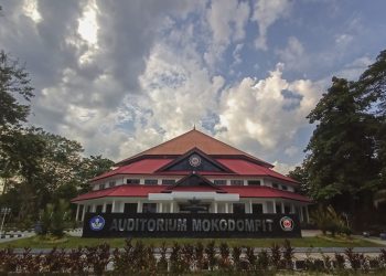 Wisuda Gelombang Pertama UHO Diikuti Oleh 1.005 Mahasiswa
