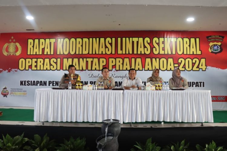 Pelepasan Kapolres Buteng Dihadiri Perwakilan Pj Bupati Buton Tengah