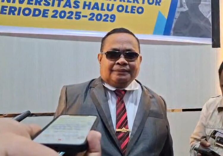 Prof. Ruslin Jadi Orang Pertama yang Tunjukkan Komitmen Menjadi Rektor UHO 2025 Selanjutnya