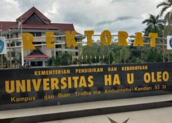 Rektor UHO Bantah Isu Adu Jotos dengan Dosen: Saya Hanya Ingin Menenangkan Mahasiswa