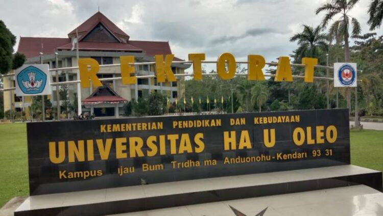 Rektor UHO Bantah Isu Adu Jotos dengan Dosen: Saya Hanya Ingin Menenangkan Mahasiswa