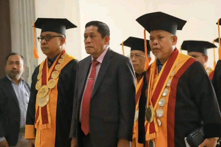 Wakil Gubernur Sultra Hadiri Wisuda UHO, Ajak Lulusan Berperan dalam Pembangunan Daerah