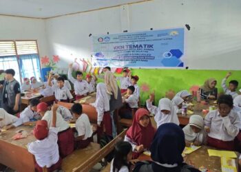 Mahasiswa Akuntansi UHO Kenalkan Program GEMINI, Ajak Siswa SDN 2 Konda Konsel Gemar Menabung Sejak Dini