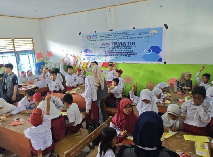 Mahasiswa Akuntansi UHO Kenalkan Program GEMINI, Ajak Siswa SDN 2 Konda Konsel Gemar Menabung Sejak Dini