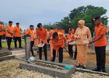 Peringati HUT Ke-54 Basarnas, KPP Kendari Ziarah dan Tabur Bunga di TMP Watubangga