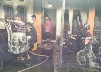 Api Melahap Rumah, Mobil dan 5 Motor di Kendari, Kerugian Ditaksir Rp300 Juta
