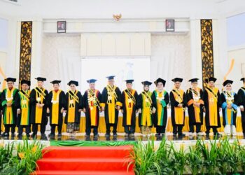 Universitas Halu Oleo Tambah 8 Guru Besar Baru
